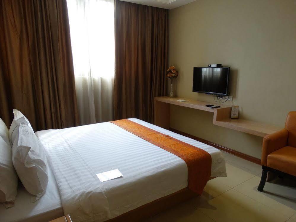 Dela Hotel 3*