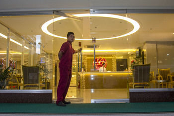 D Circle Manila