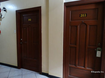 Hotel M 2*