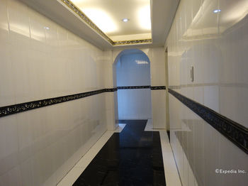 White Palace Condotel Hotel 2*