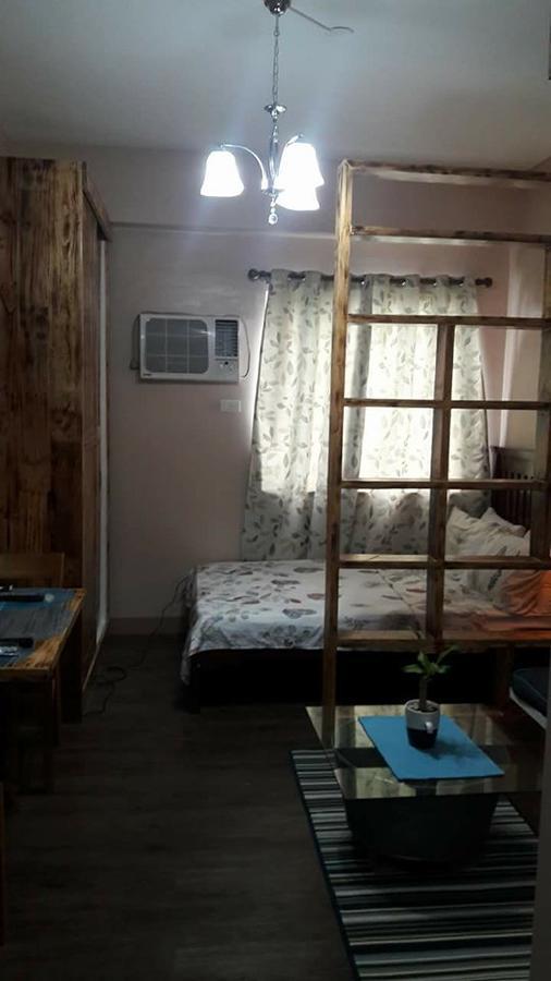 Apartment The Treehouse A @ Trees Residences Manila