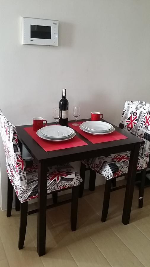 150 Newport - Near Naia T3 Airport