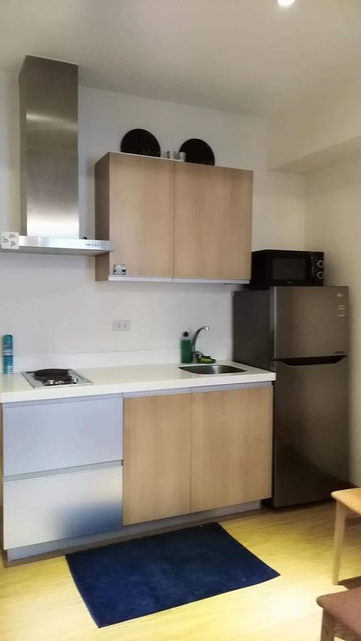 Apartment Azure C7 Balcony, Wifi, Near Mall Airport Manila