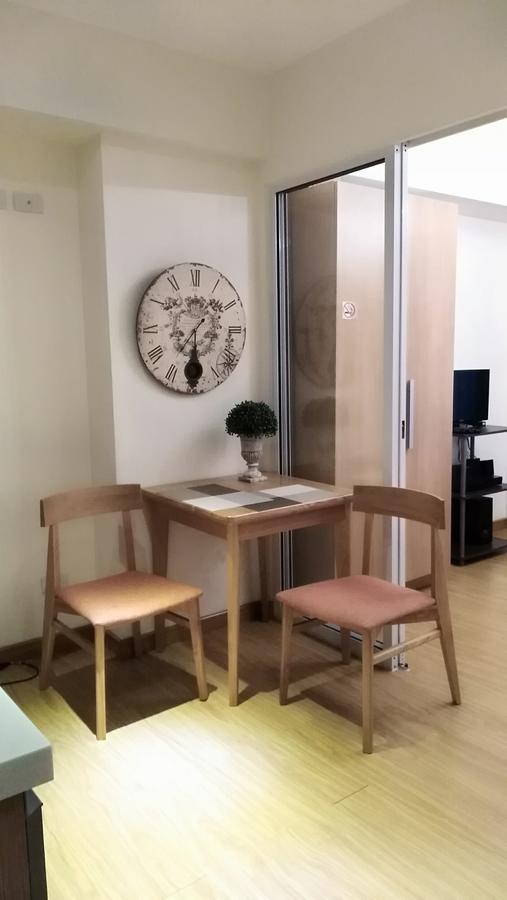 Azure C7 Balcony, Wifi, Near Mall Airport Manila