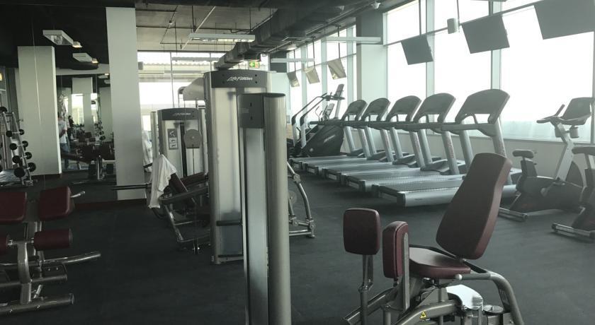 Azure C7 Balcony, Wifi, Near Mall Airport Apartment *
