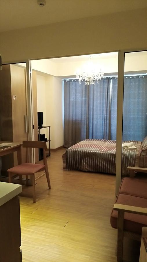 Azure C7 Balcony, Wifi, Near Mall Airport *
