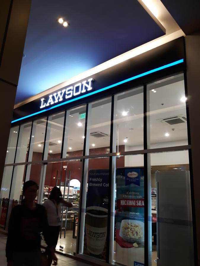 150 Newport - Near Naia T3 Airport *