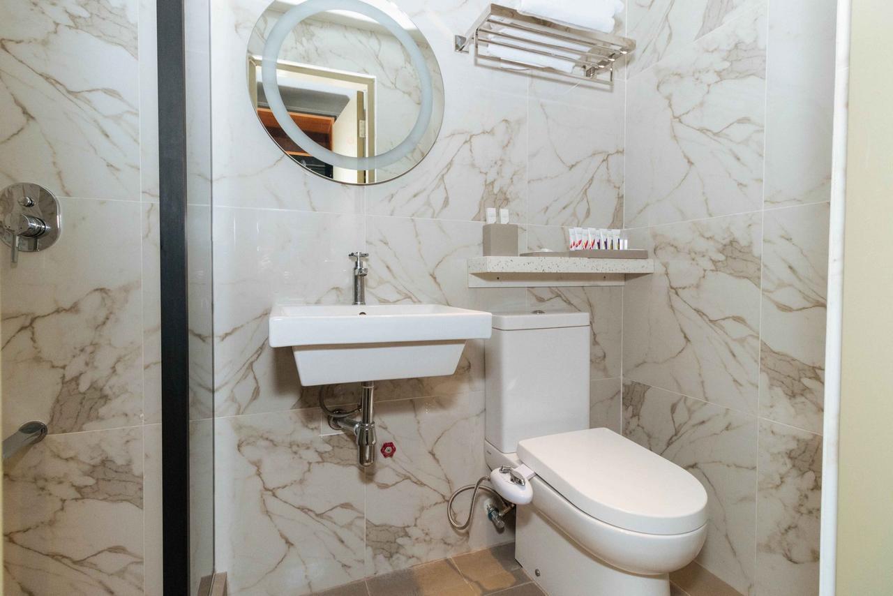 Hotel Reddoorz Premium Near Ust Hospital