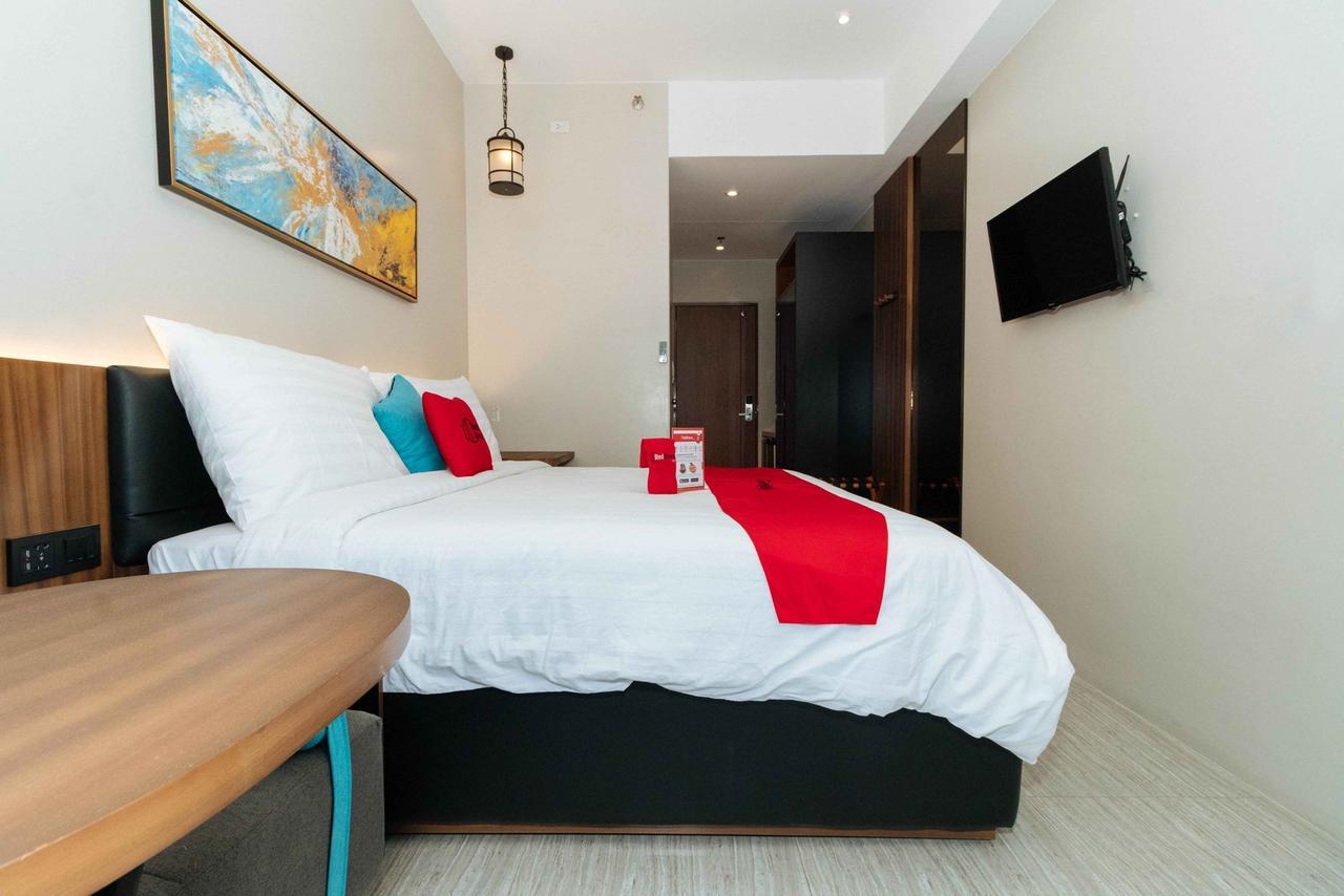 Reddoorz Premium Near Ust Hospital Hotel