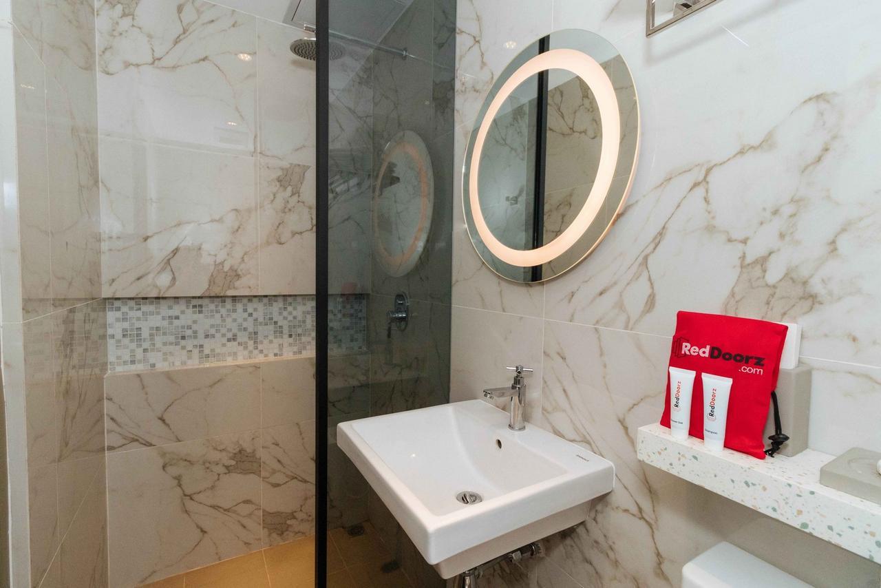 Reddoorz Premium Near Ust Hospital 4* Manila