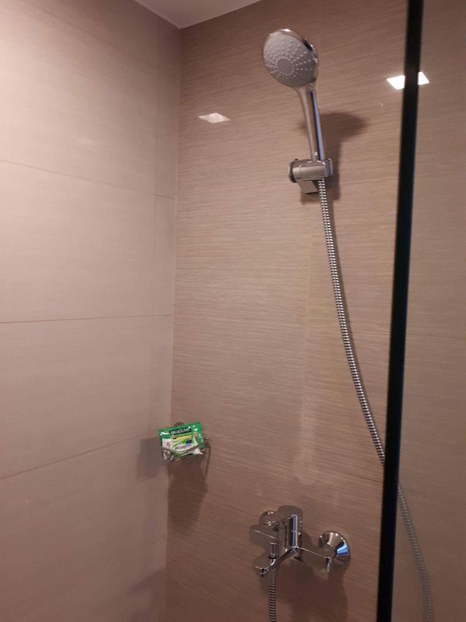 Simple Habitat @ Viceroy Mckinley Hill Apartment