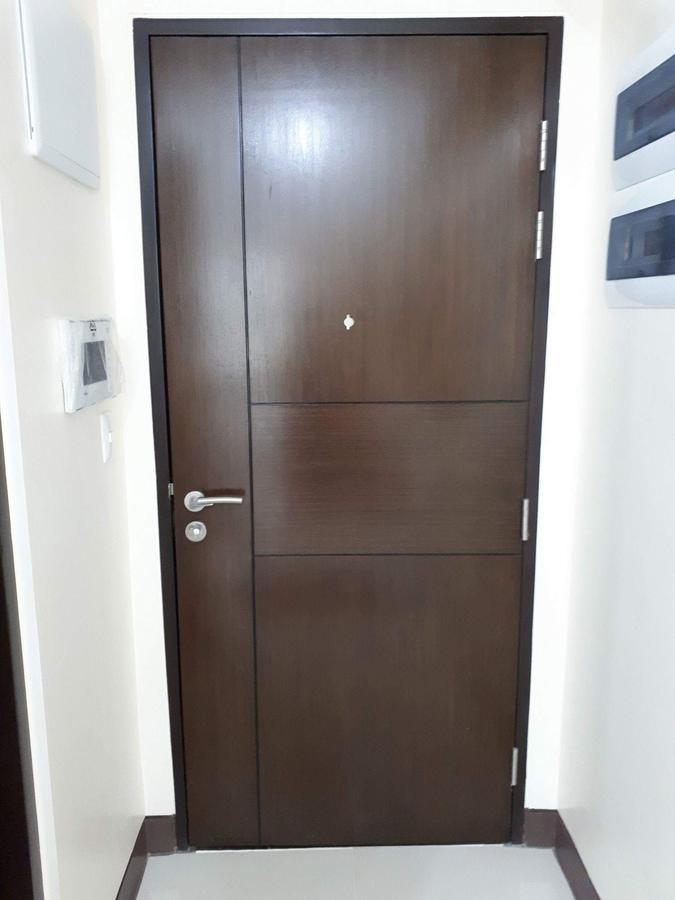 Simple Habitat @ Viceroy Mckinley Hill Apartment *