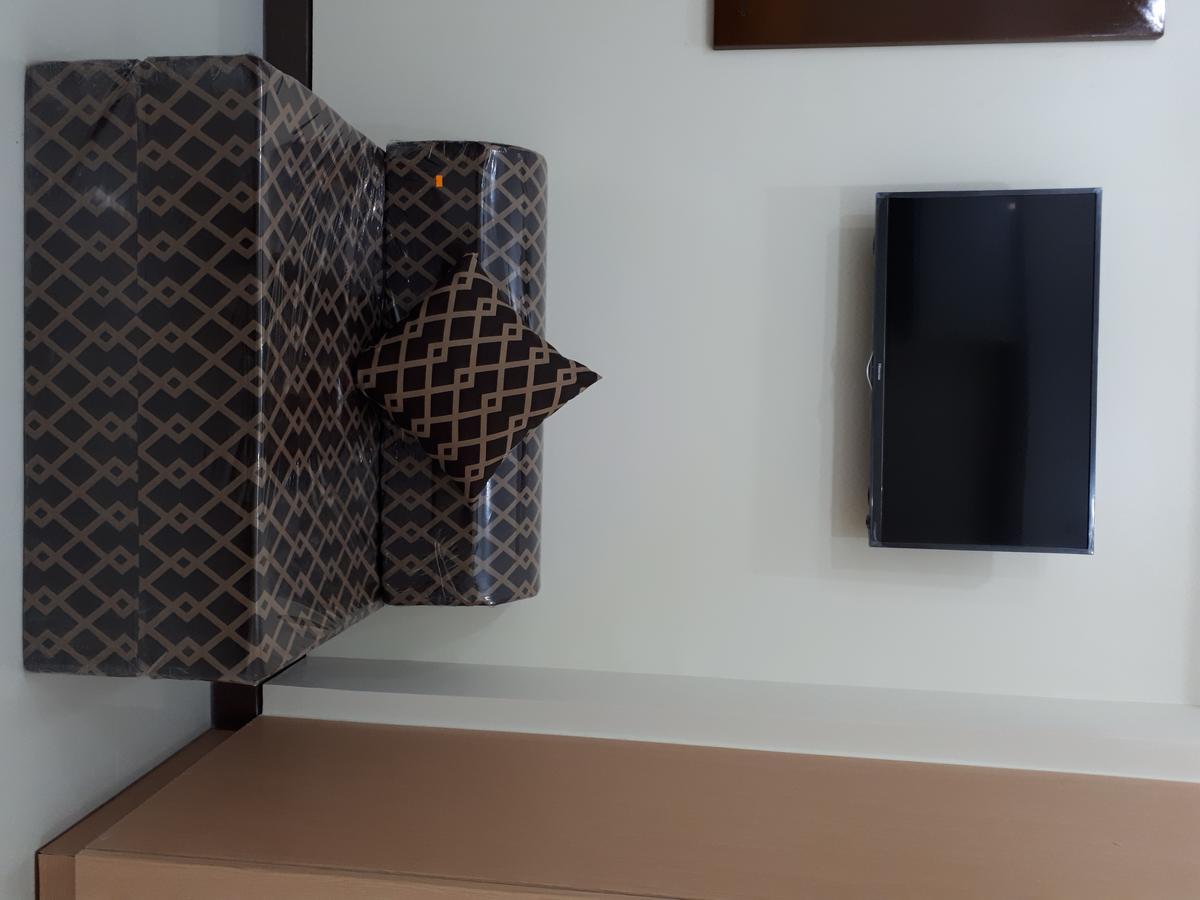 Apartment Simple Habitat @ Viceroy Mckinley Hill