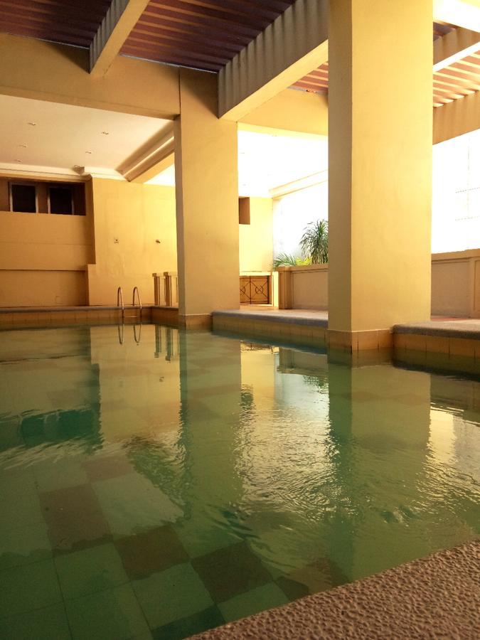 Apartment Almanza Metropolis Condominium Manila