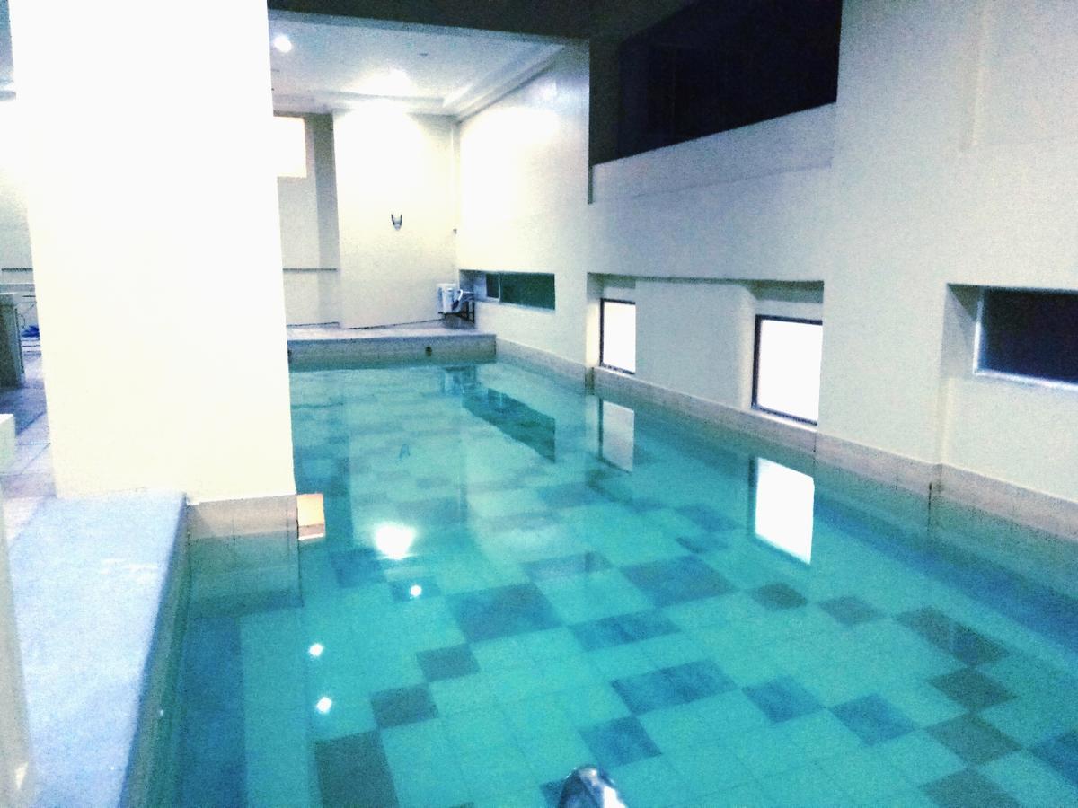 Almanza Metropolis Condominium * Manila
