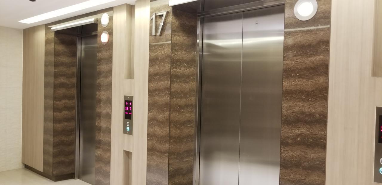 Shore Residences Condominium Apartment *