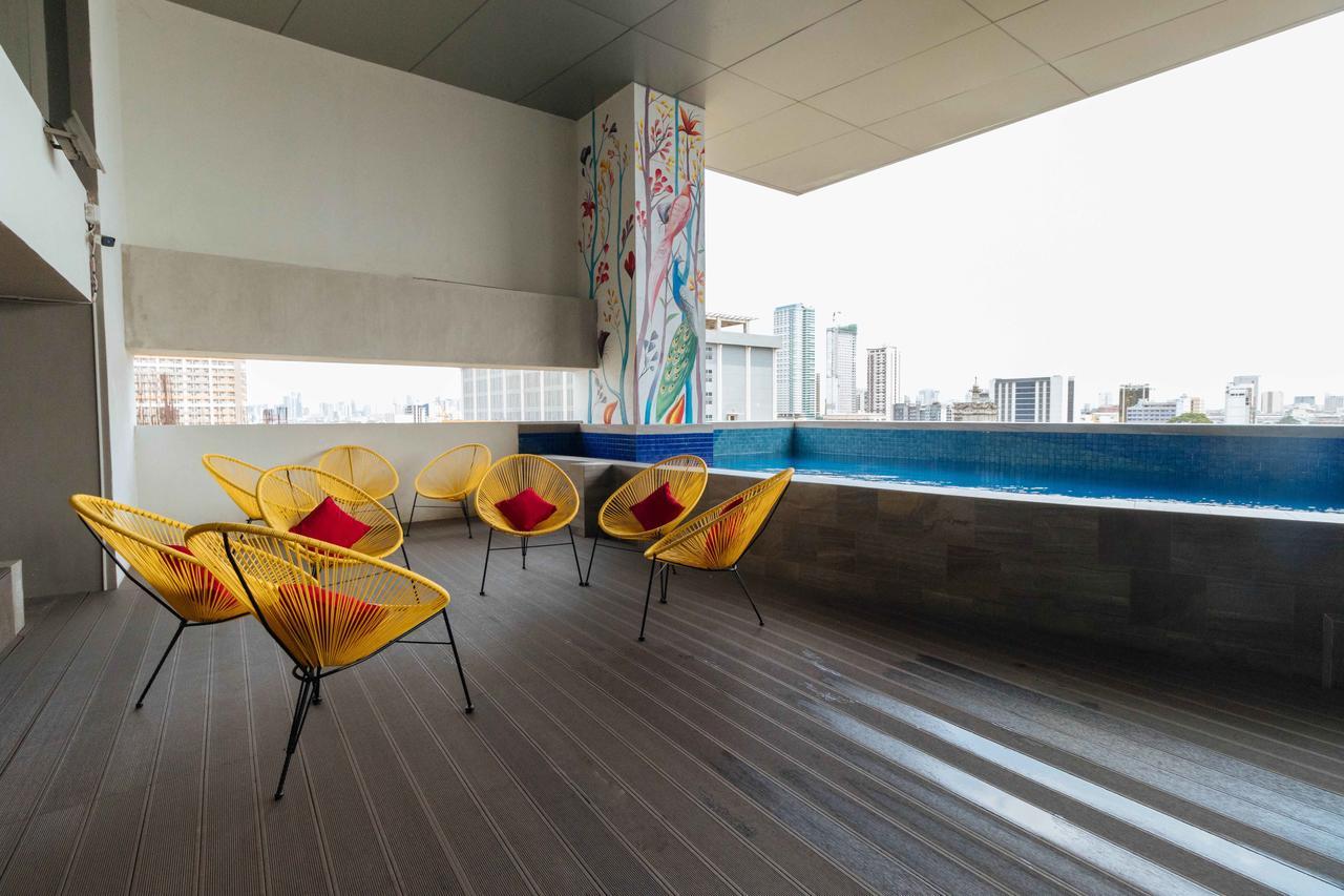Reddoorz Premium Near Ust Hospital Hotel