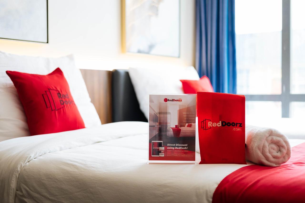 Hotel Reddoorz Premium Near Ust Hospital