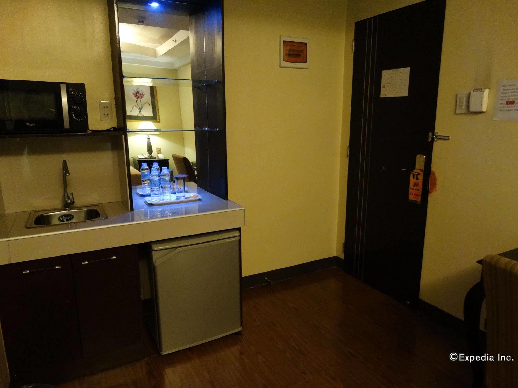Silver Oaks & 2* Manila