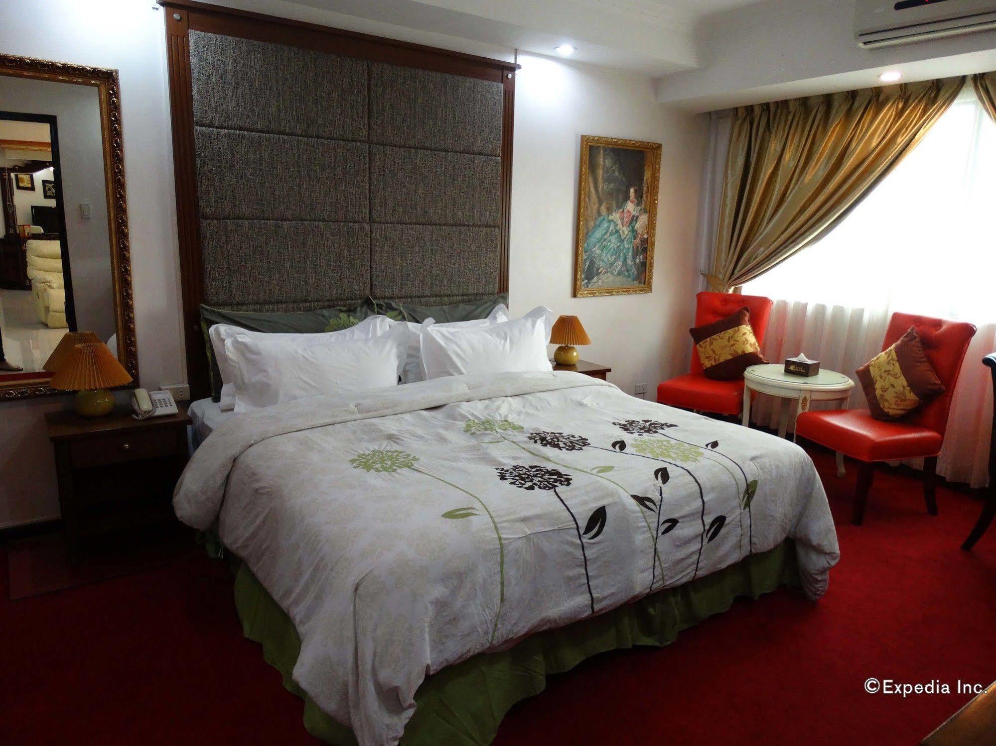 Lido De Paris Hotel 4*