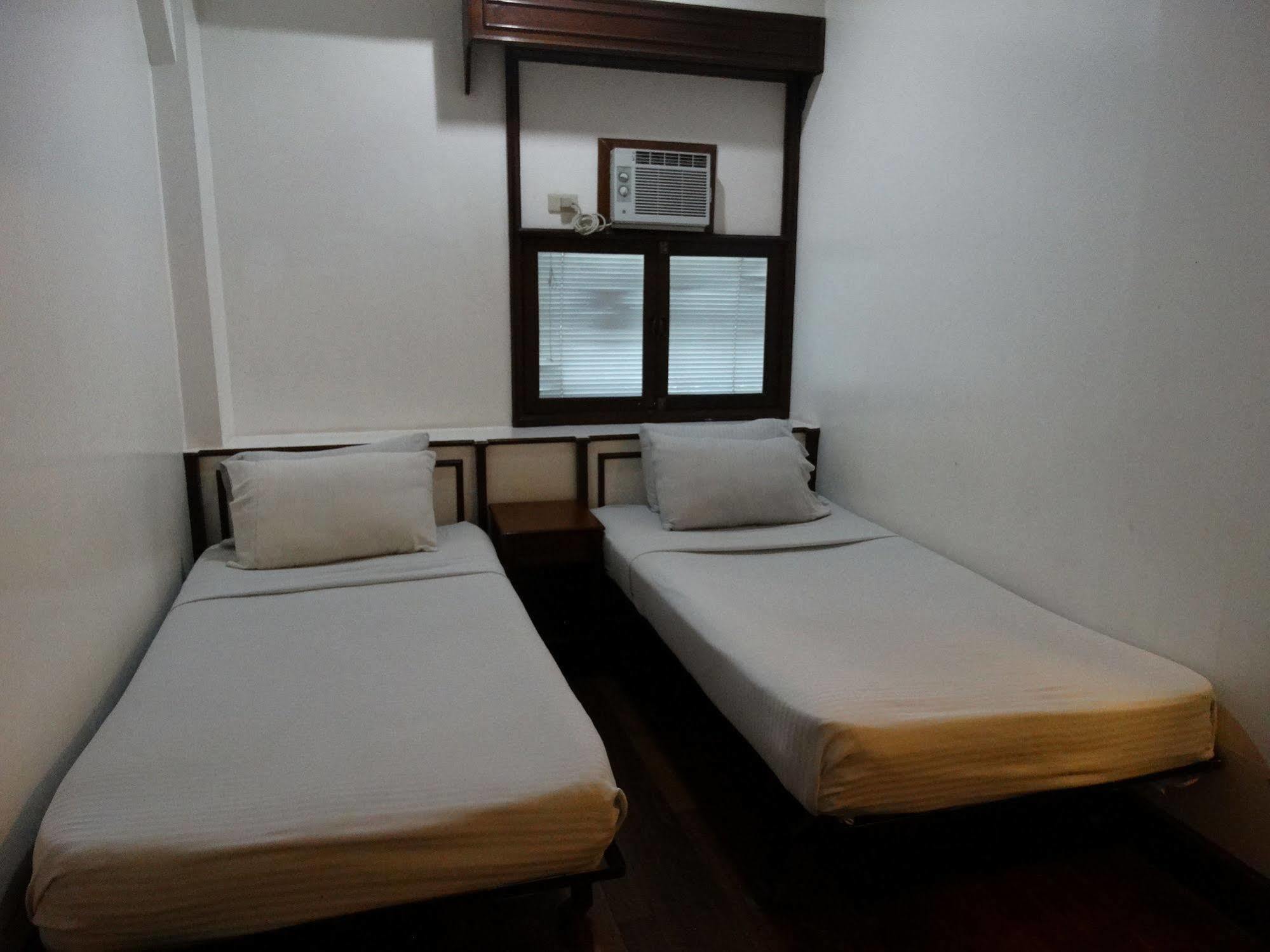 Malate Pensionne 3*