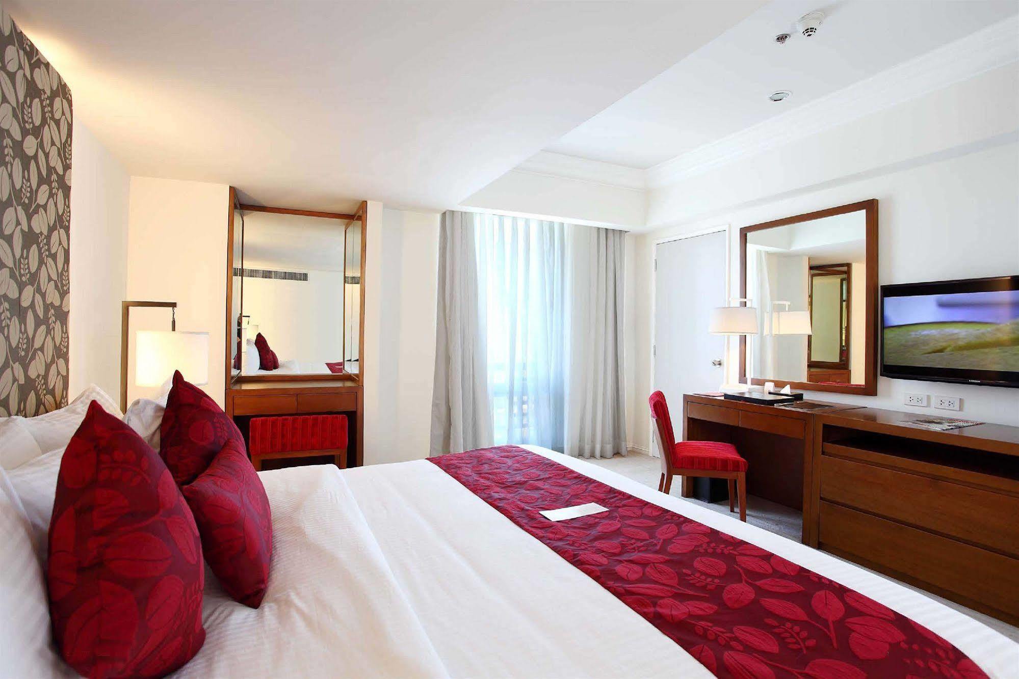 Manila Pavilion Hotel And Casino 4* Manila