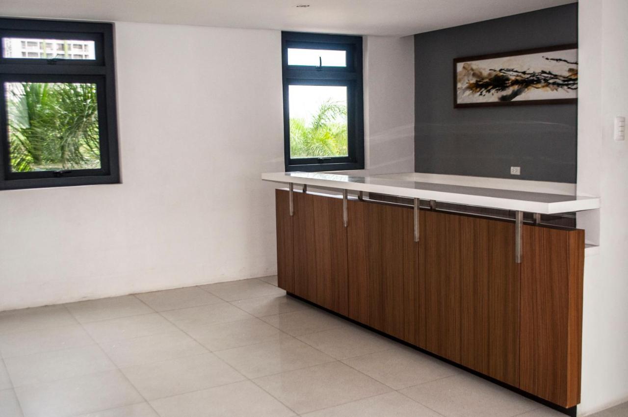 Titan 2011 At The Levels Alabang Apartment