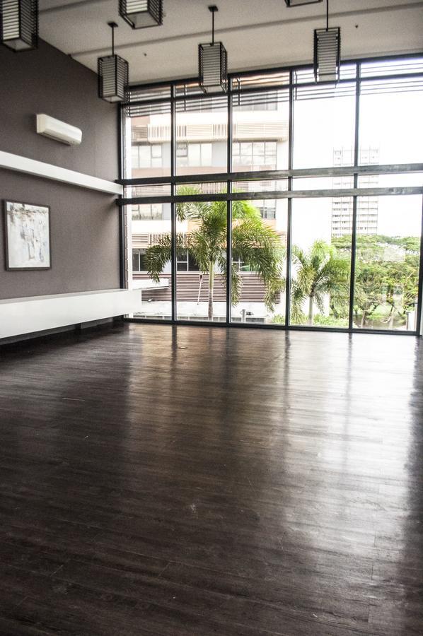 Titan 2011 At The Levels Alabang Apartment