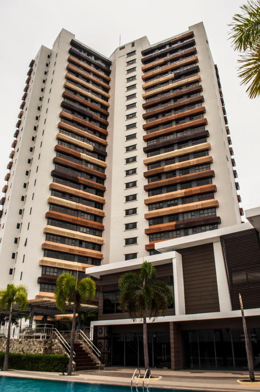Titan 2011 At The Levels Alabang Apartment *
