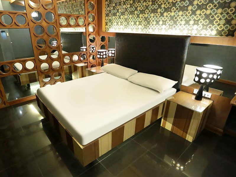 Ava Malate Motel