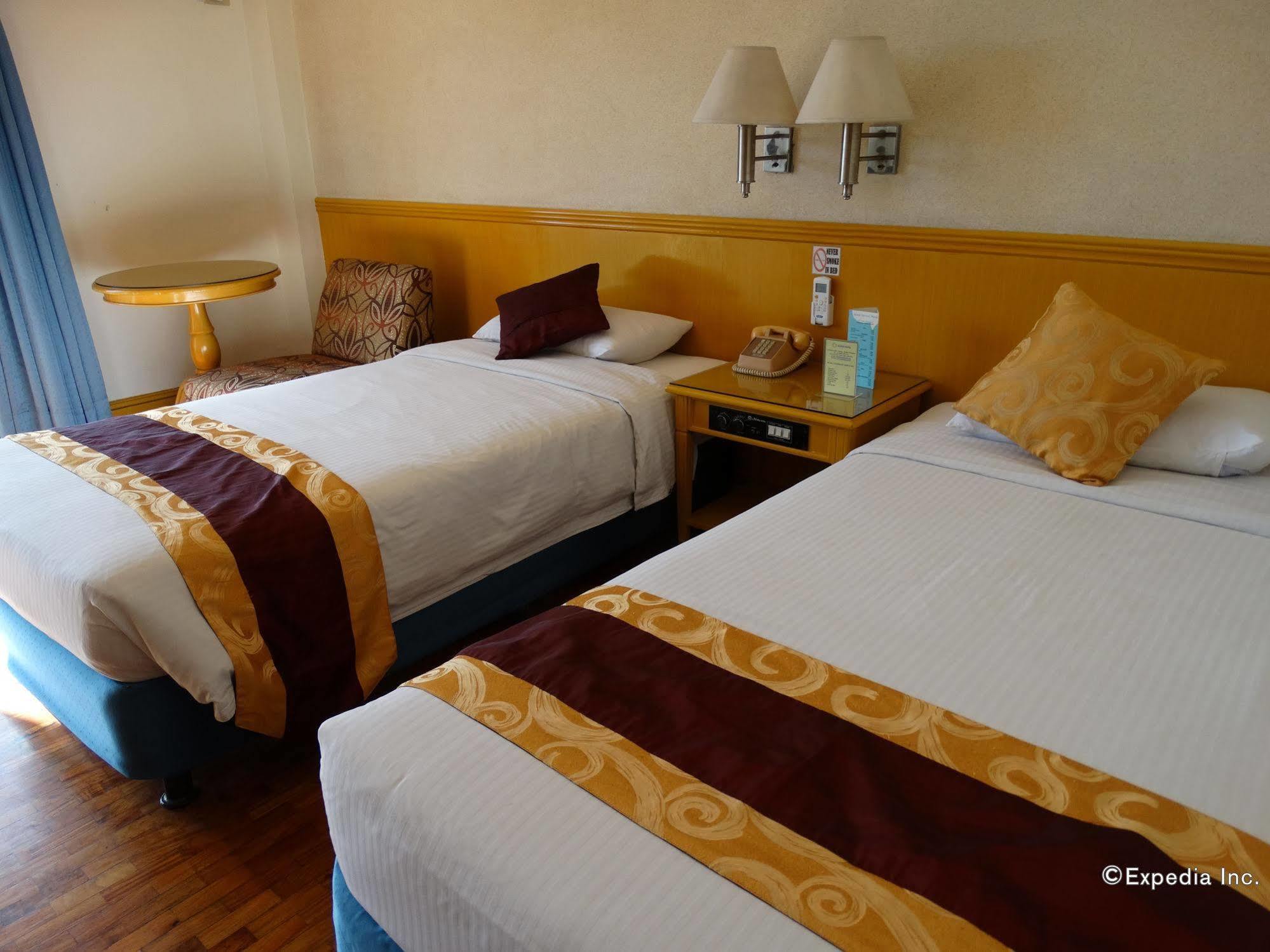 Aloha Roxas Boulevard 3* Manila