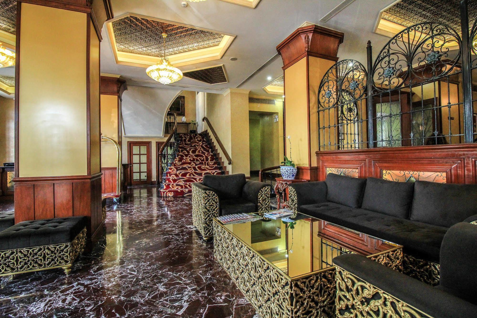The Luneta Hotel 3*