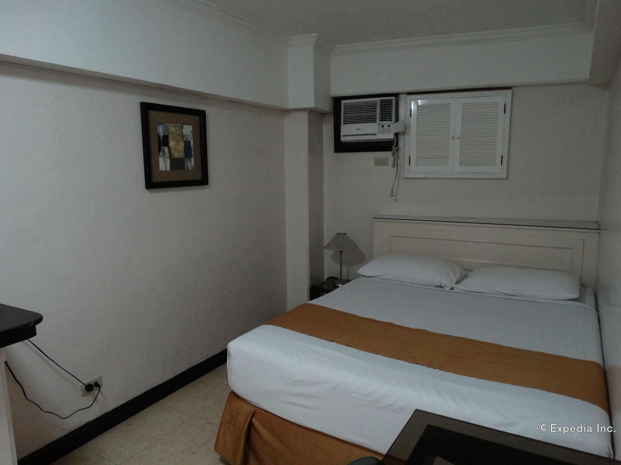 Ralph Anthony Aparthotel 2*