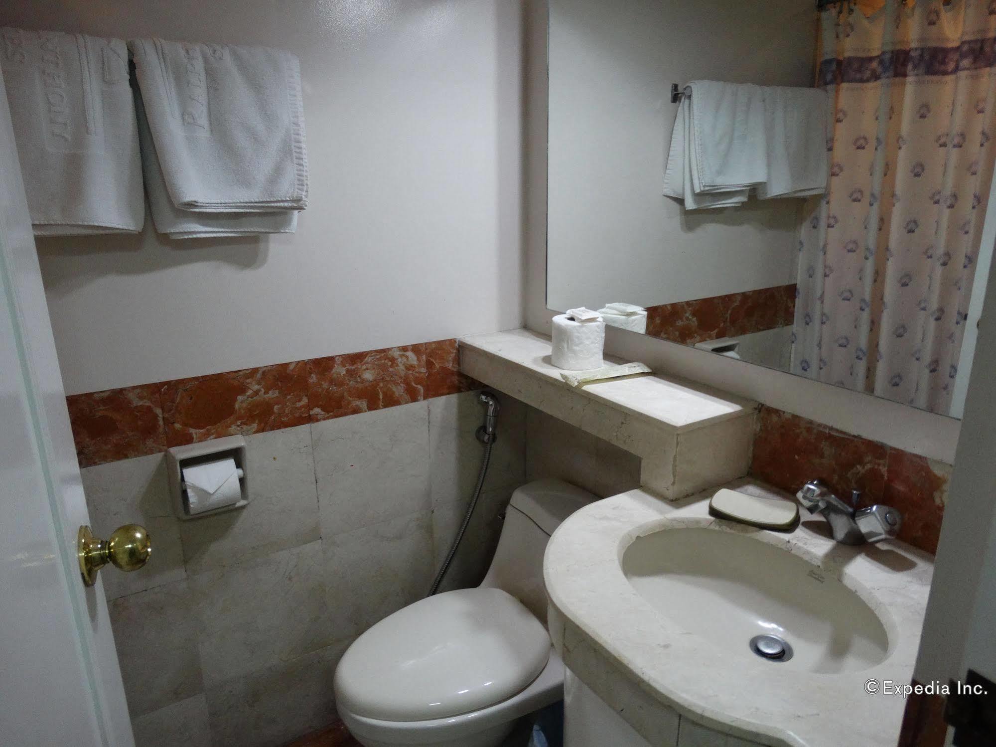 Aparthotel Ralph Anthony Manila