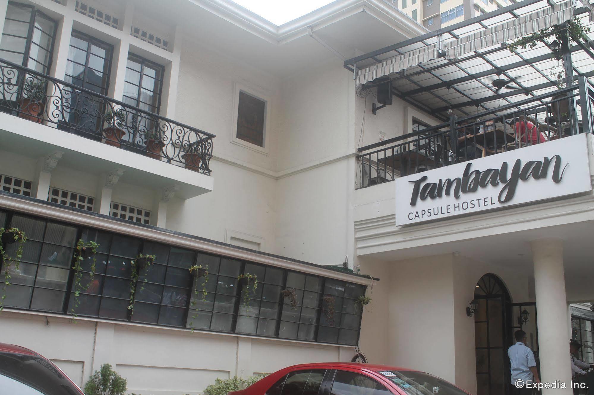 Tambayan Capsule & Bar Hostel
