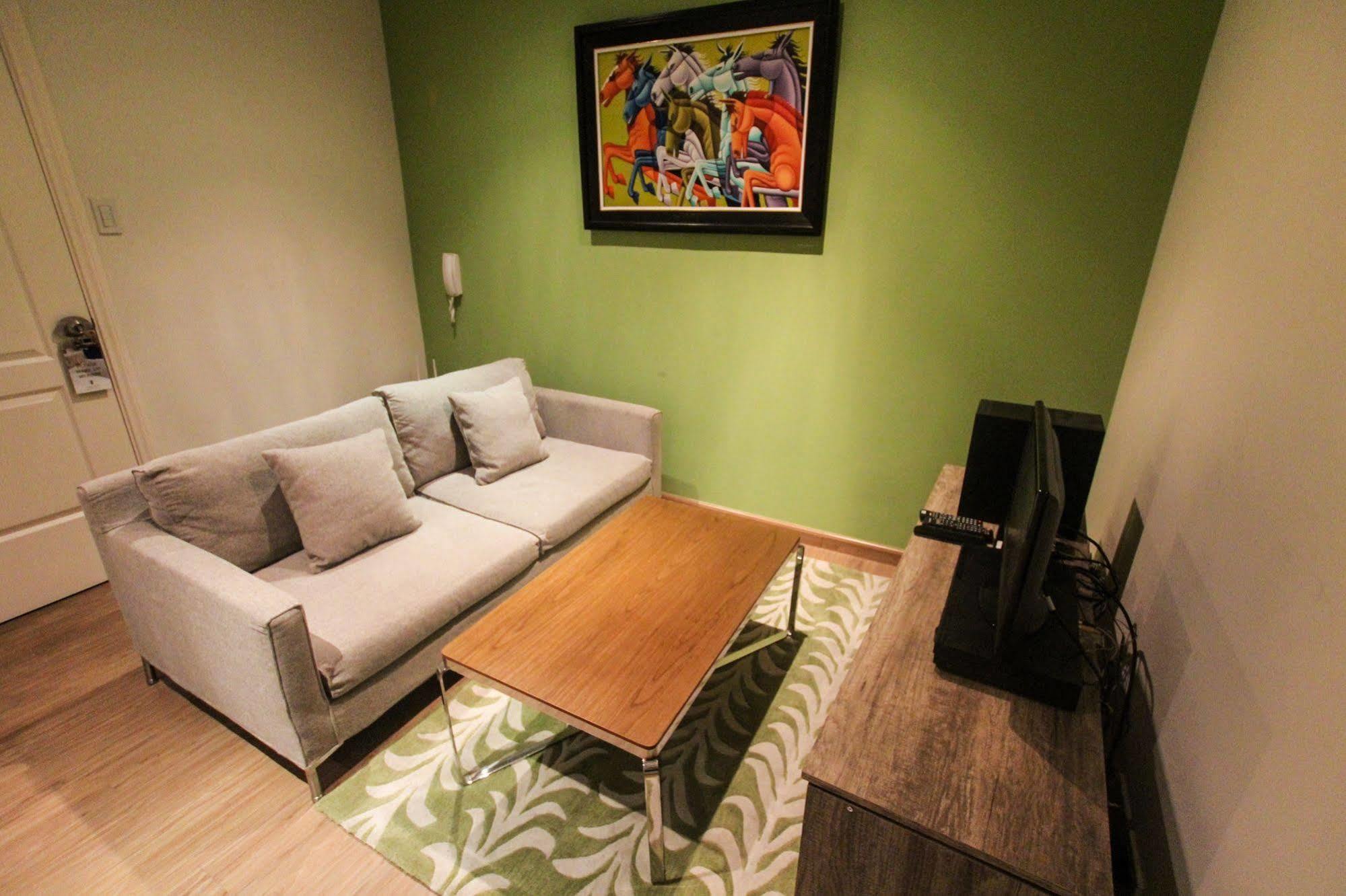 Siglo Suites @ The Gramercy Residences * Manila