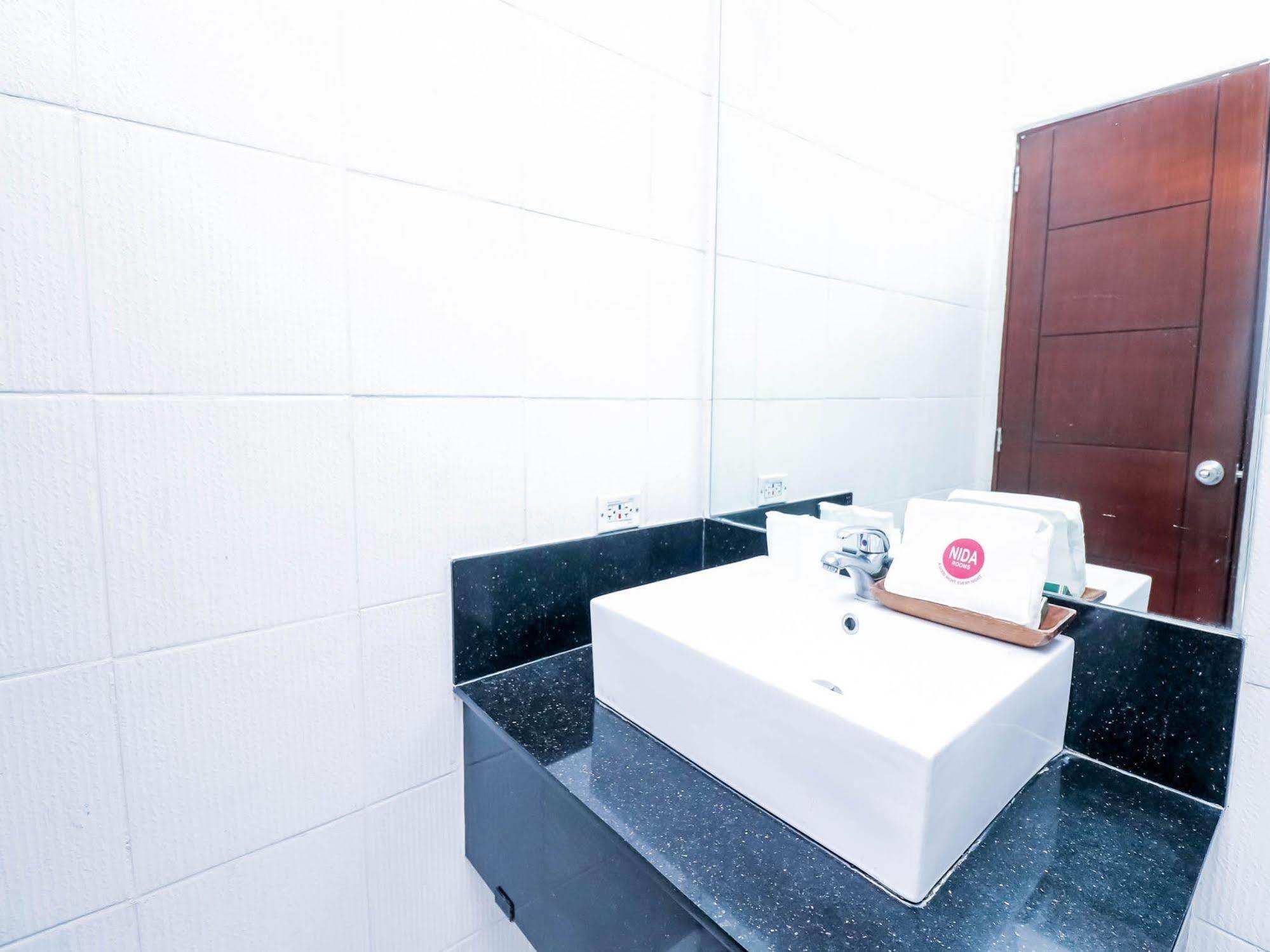 Nida Malate Tutuban Center Hotel Manila