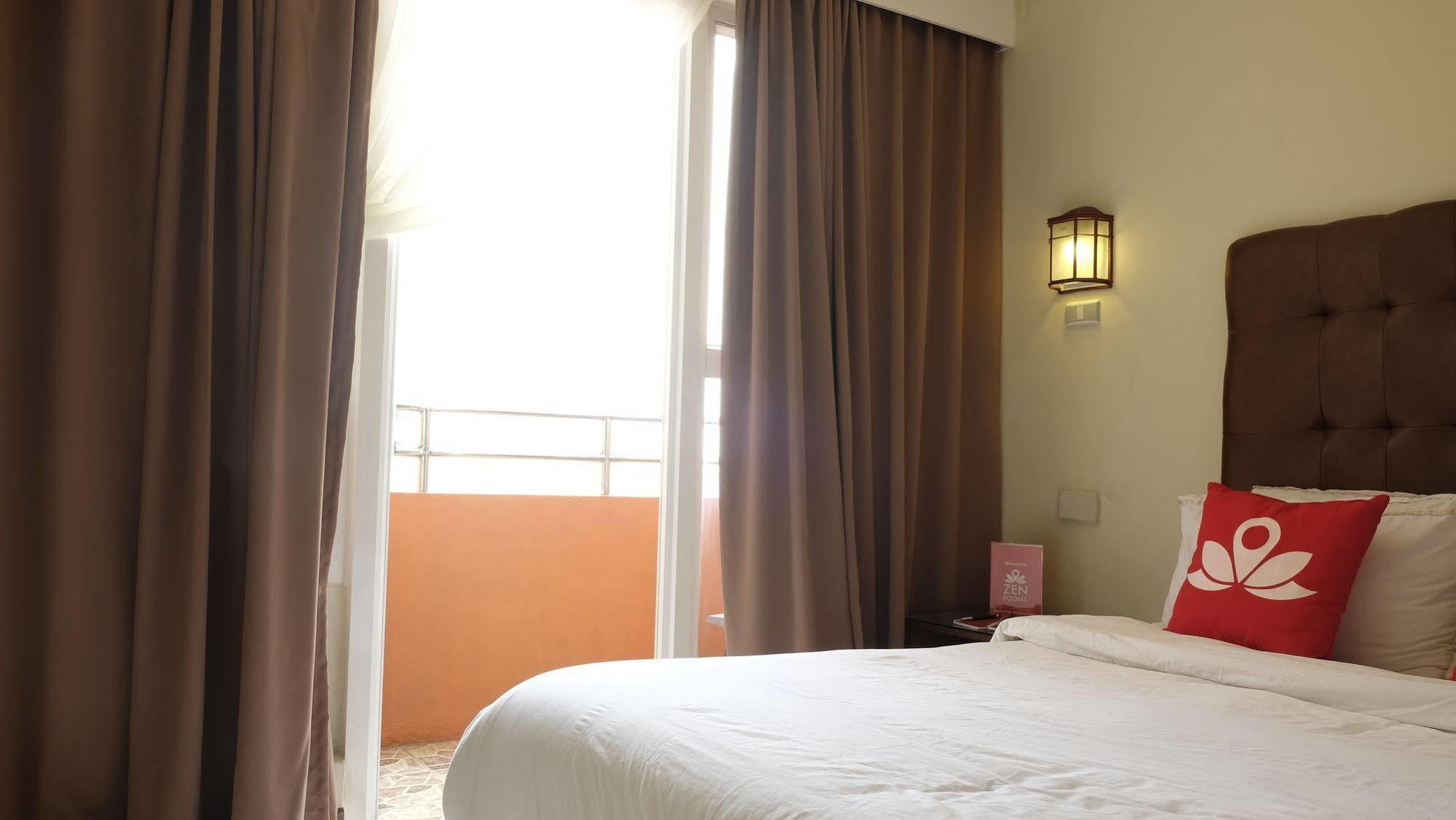 Zen Malate Robinsons Hotel 3*