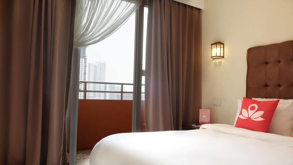 Zen Malate Robinsons Hotel 3*