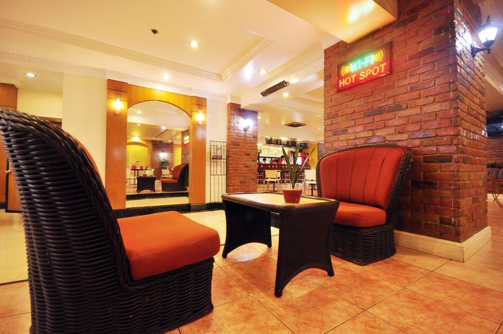 Executive Plaza Hotel