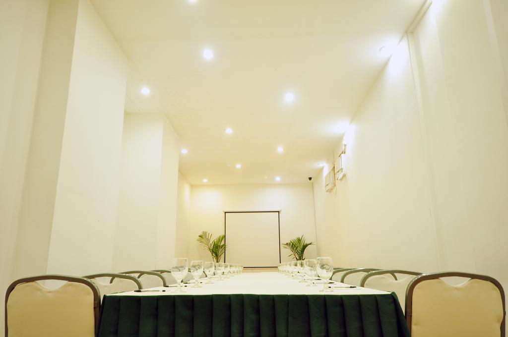 Executive Plaza Hotel 3*