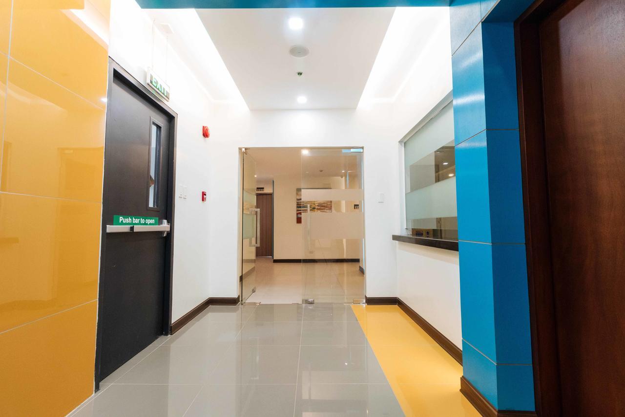Hotel Reddoorz Premium Near Ateneo Katipunan Manila