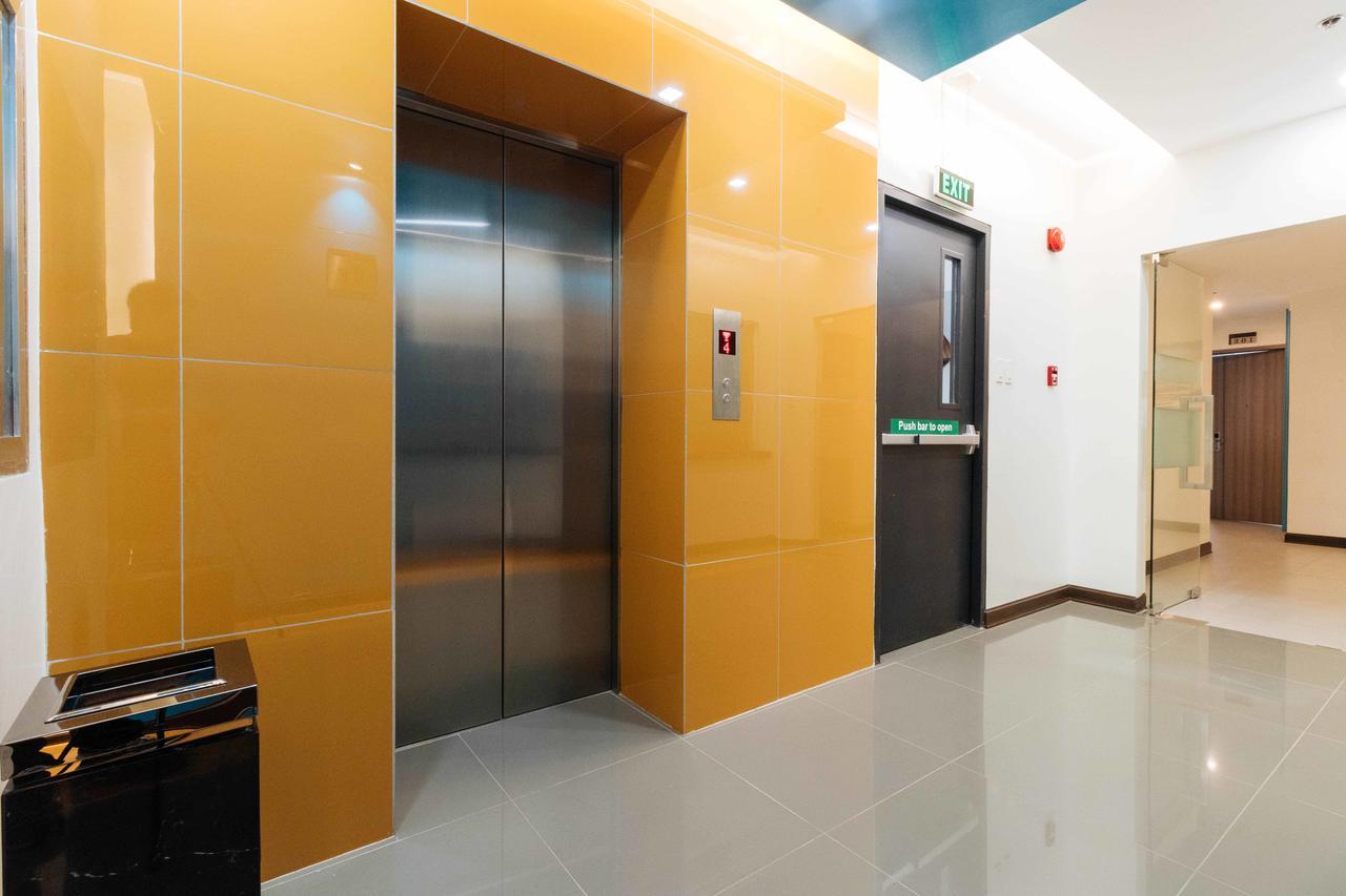 Reddoorz Premium Near Ateneo Katipunan 4*