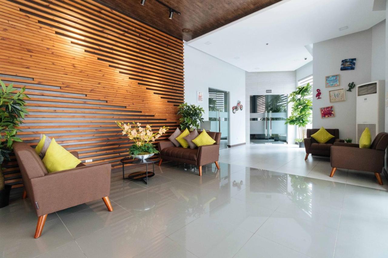Hotel Reddoorz Premium Near Ateneo Katipunan Manila