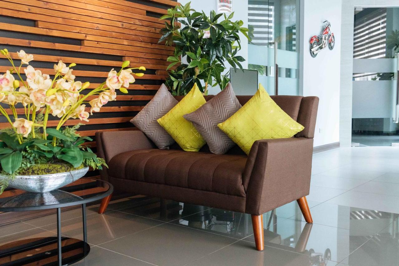Hotel Reddoorz Premium Near Ateneo Katipunan