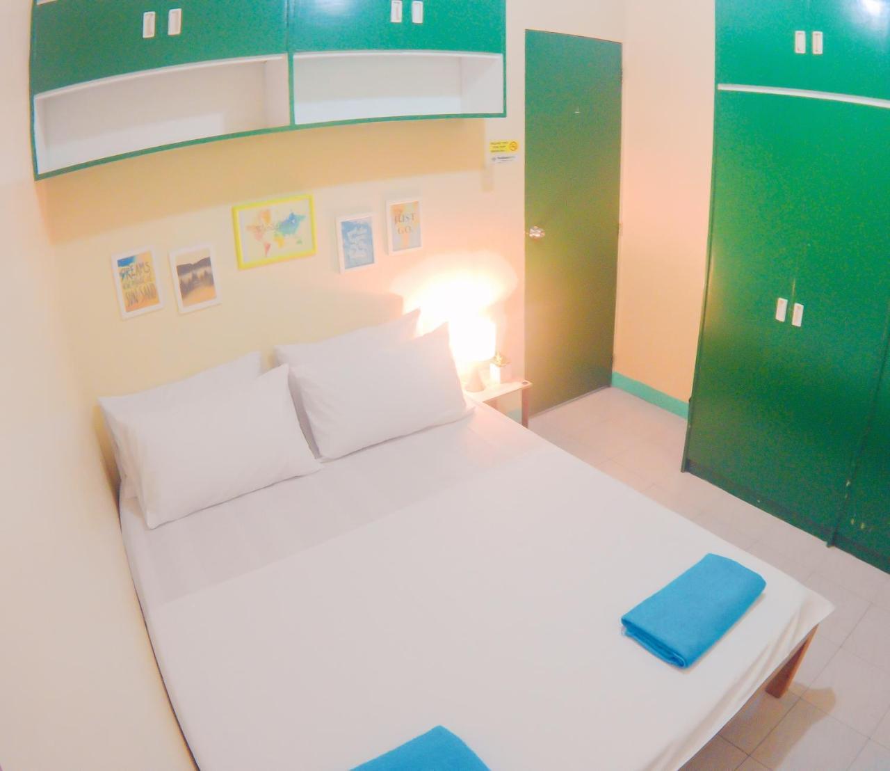 Backpackers - Nomadsmnl Homestay