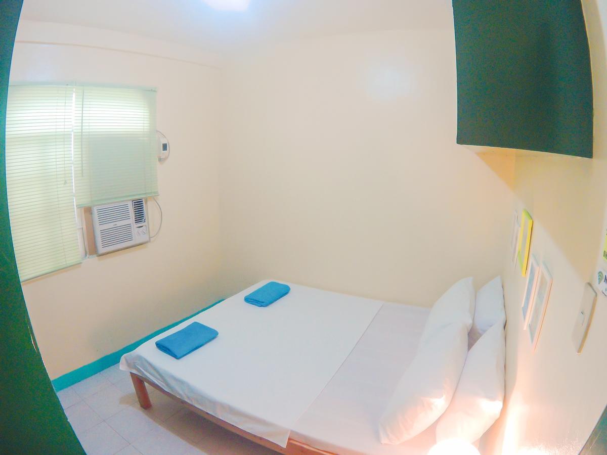 Backpackers - Nomadsmnl Homestay *
