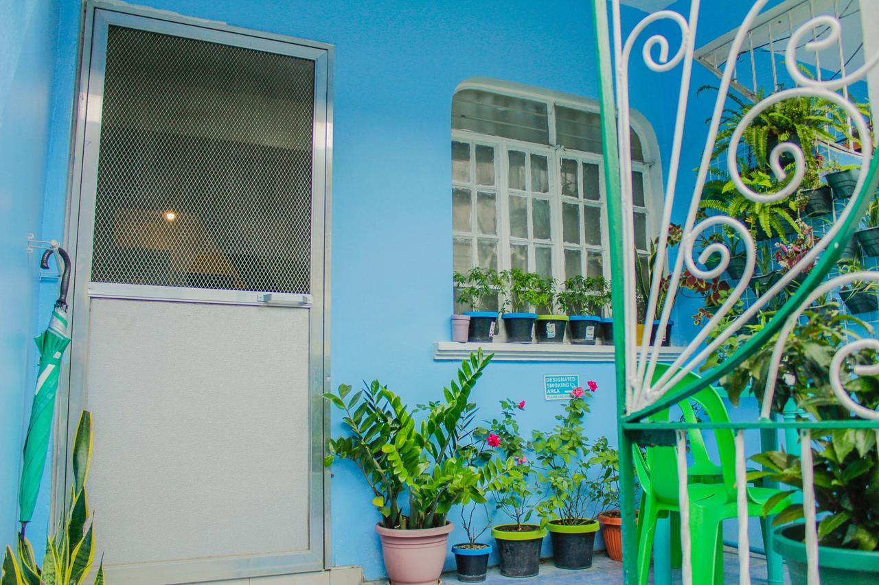 Backpackers - Nomadsmnl Homestay *