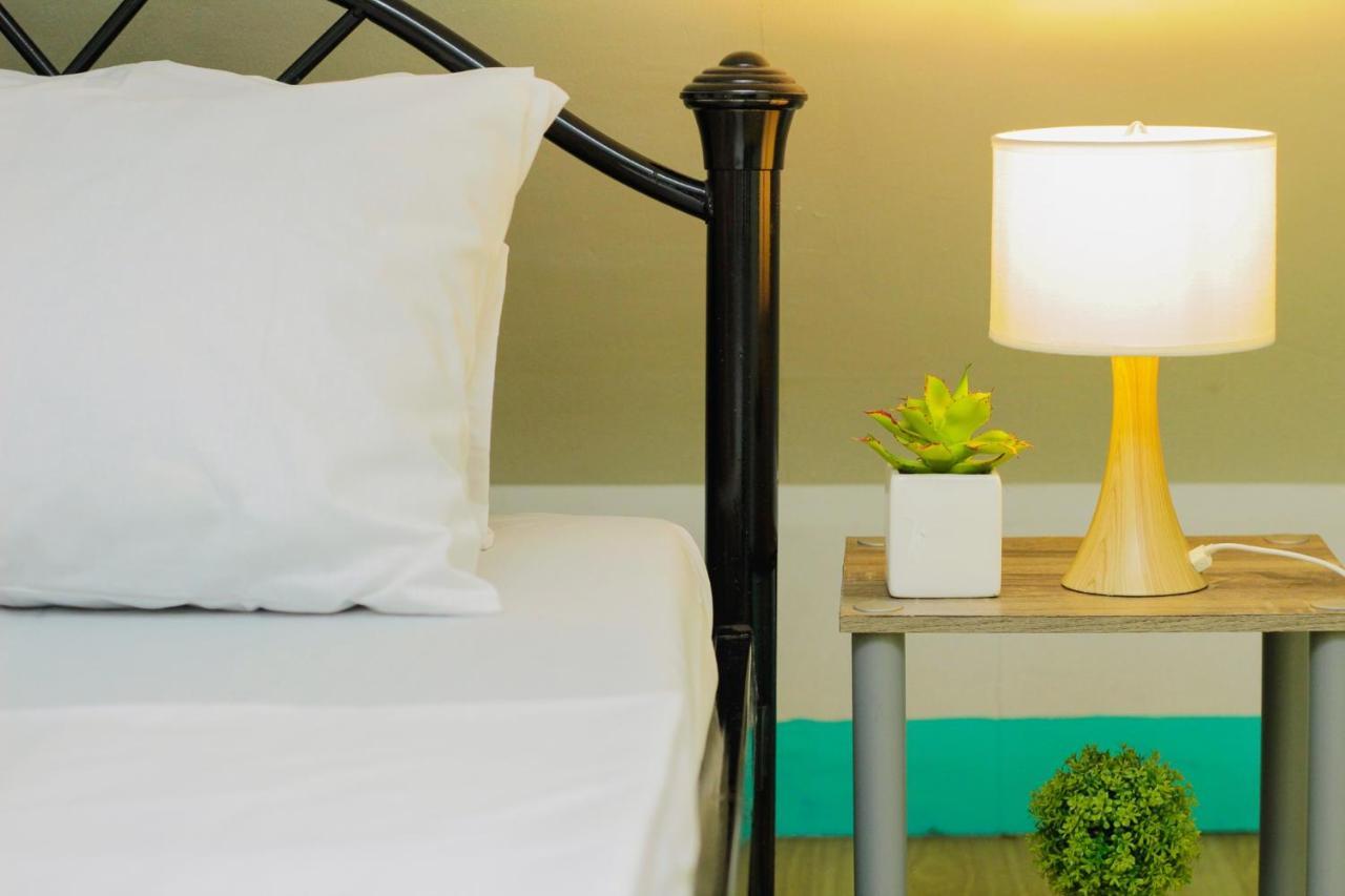 Backpackers - Nomadsmnl Homestay