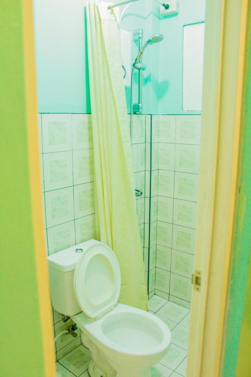 Backpackers - Nomadsmnl Homestay *